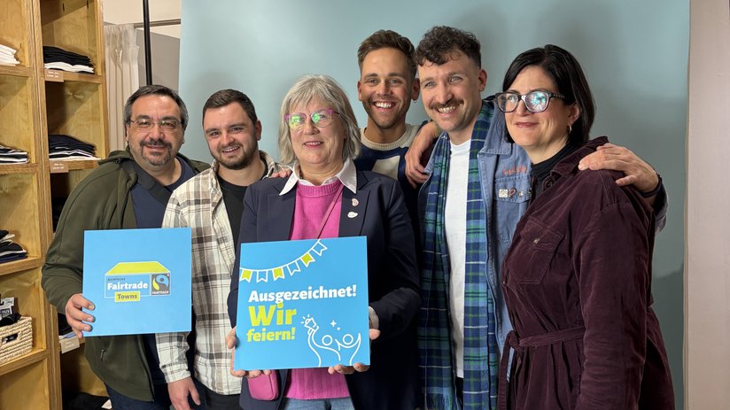 Foto: Stadt Fürth. Kamran Salimi, Sebastian Bierl, Julian Pecher, Philipp Abel und weitere Vertreterinnen der Steuerungsgruppe.